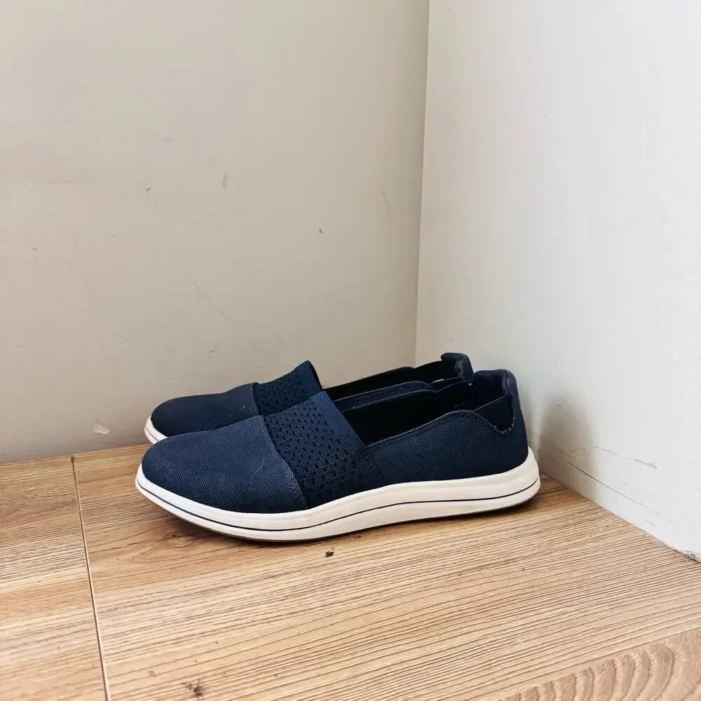 Clarks Women's Breeze Vibe CloudSteppers Slip On Loafer Navy Size 6